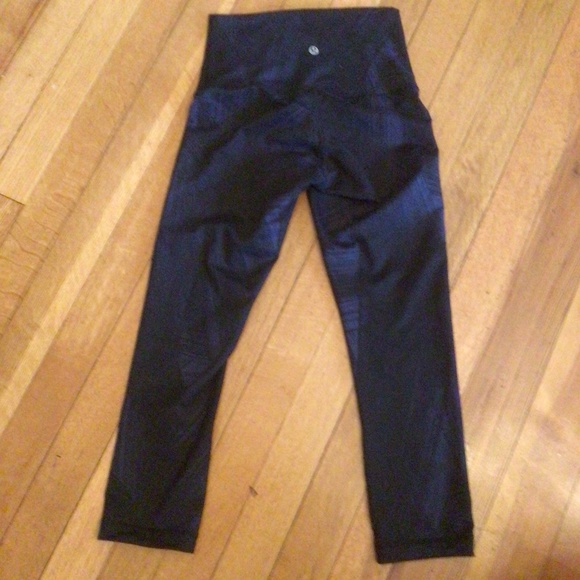 lululemon Wunder Under Full On Lyon in Wind Chill Deep Navy/ Black sz 4 - Picture 8 of 8